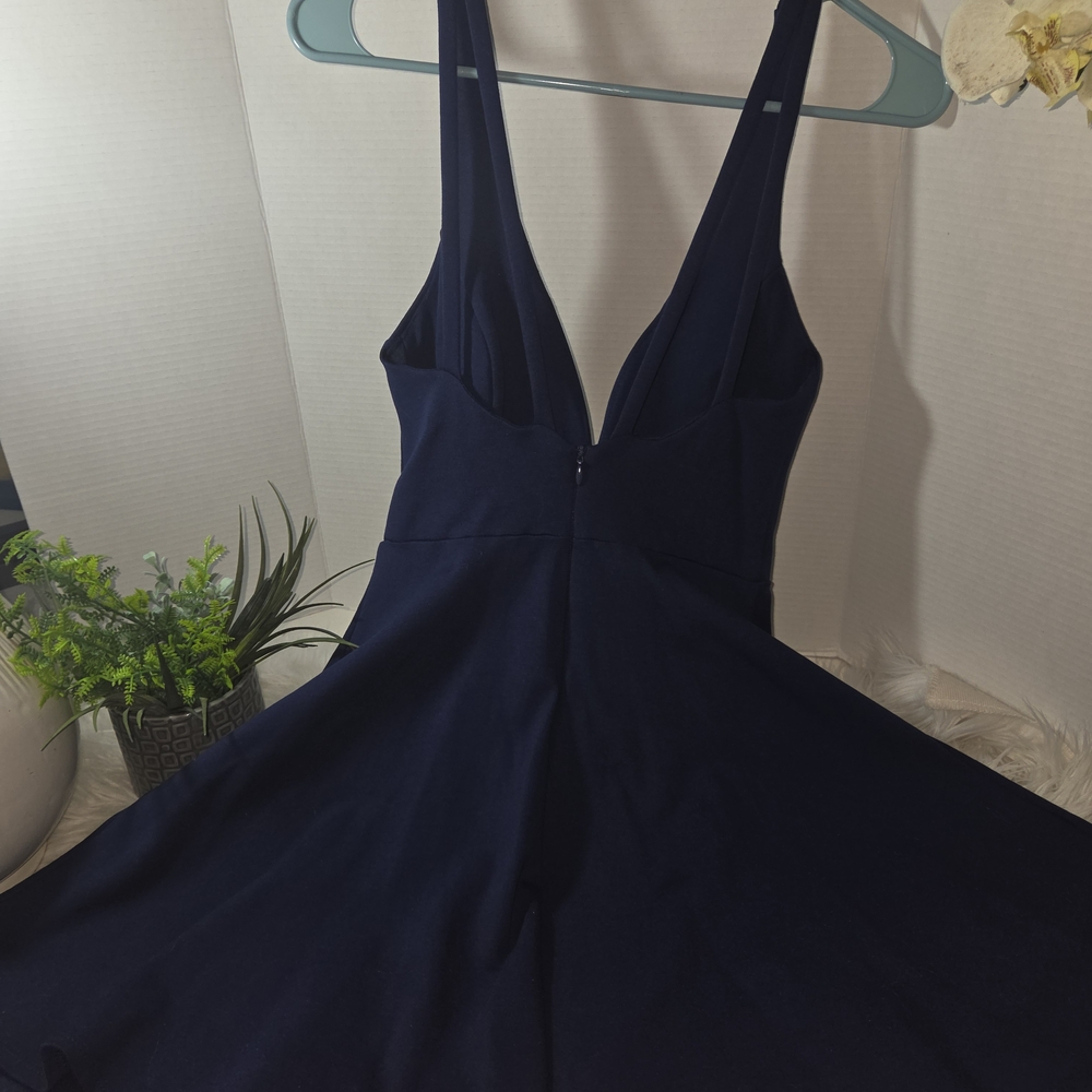 Lulus Navy Deep V Fit-and-Flare Mini Dress In Size M - Picture 6 of 8